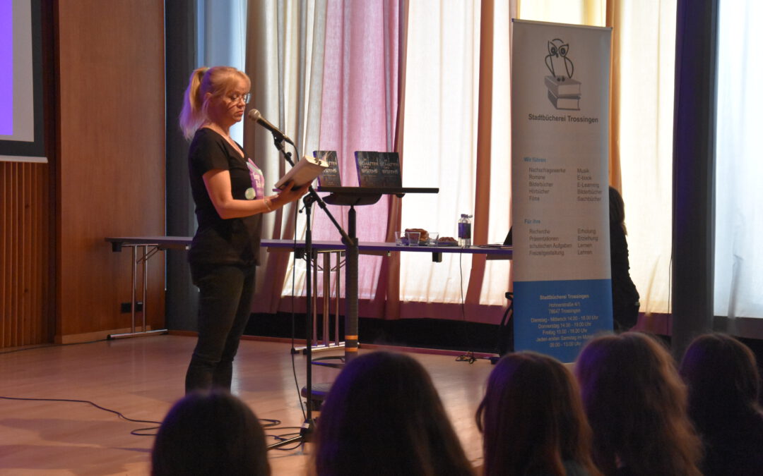 Autorinnenlesung „Im Schatten des Systems“